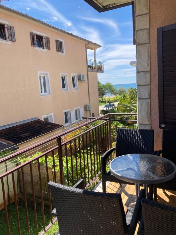 Apartments Hrnjic Umag Bagian luar foto