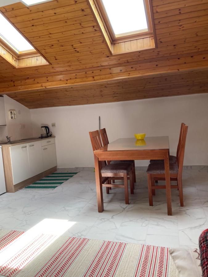 Apartments Hrnjic Umag Bagian luar foto