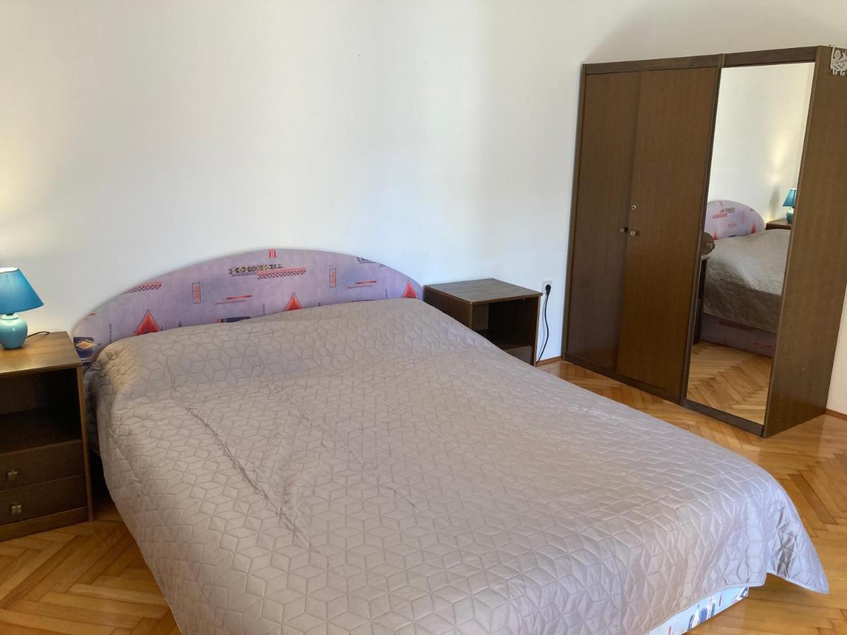 Apartments Hrnjic Umag Bagian luar foto