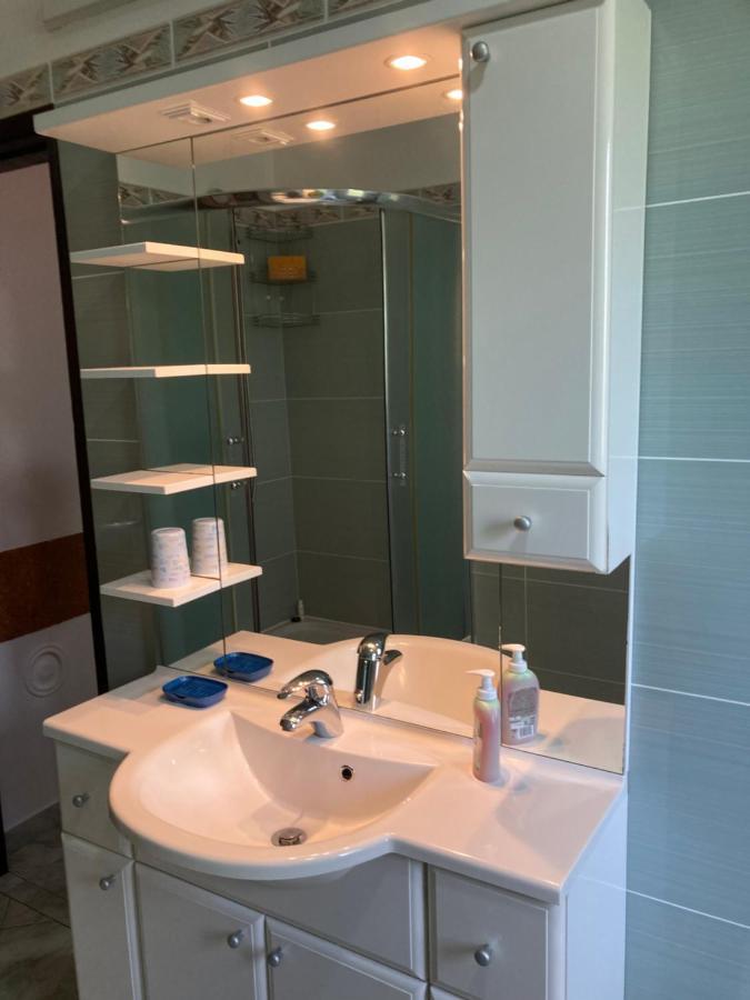Apartments Hrnjic Umag Bagian luar foto