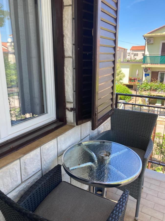 Apartments Hrnjic Umag Bagian luar foto
